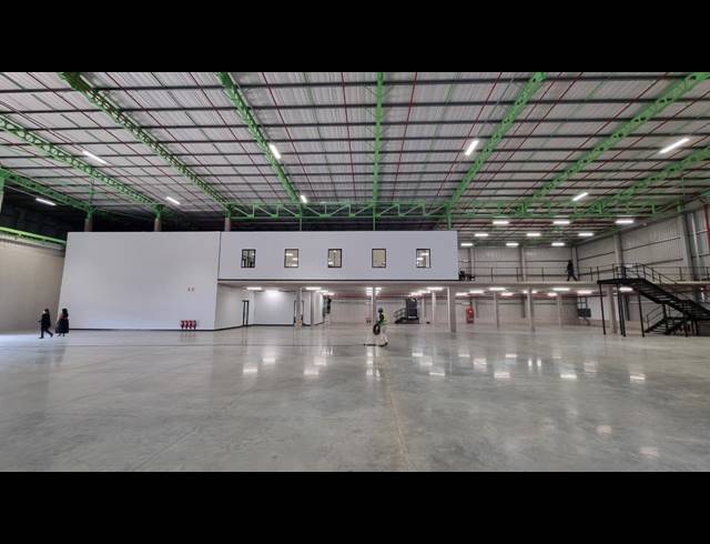 3,095M² WAREHOUSE TO LET IN GLEN MARAIS